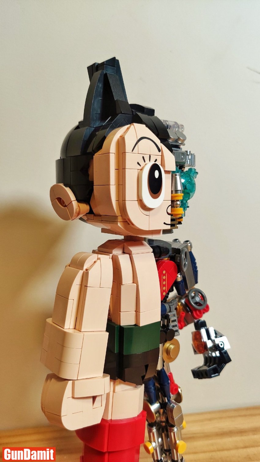 Pantasy 86203 Astro Boy Mechanic Half Clear Version Building 